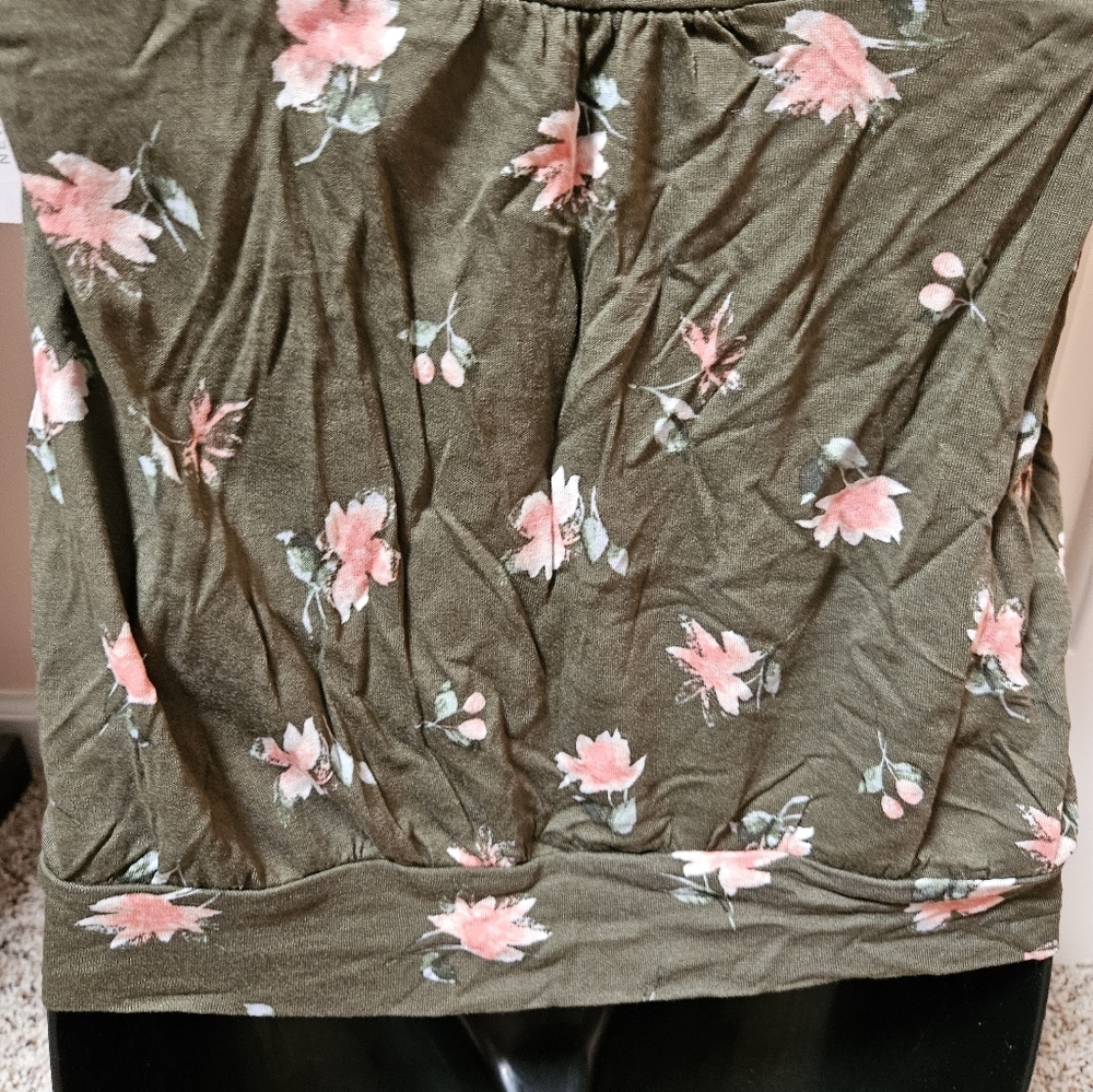 New York & Company Ruched Floral Halter Top NWT - Picture 9 of 12